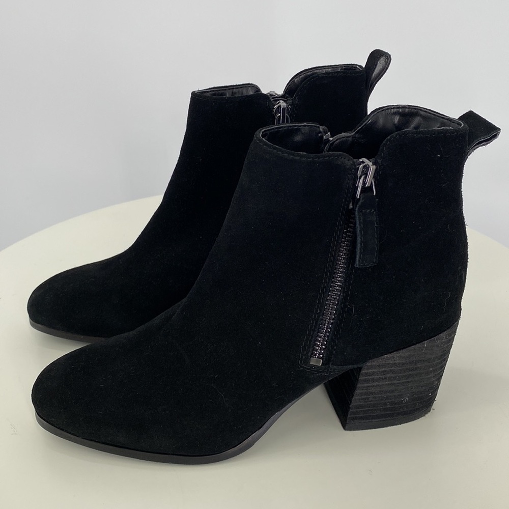 Blondo Zipper Booties Size 8.5 NWOT